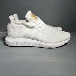 NEW Adidas Originals Swift Run Low Top Womens 7.5 Running Shoes White EG9492 NIB